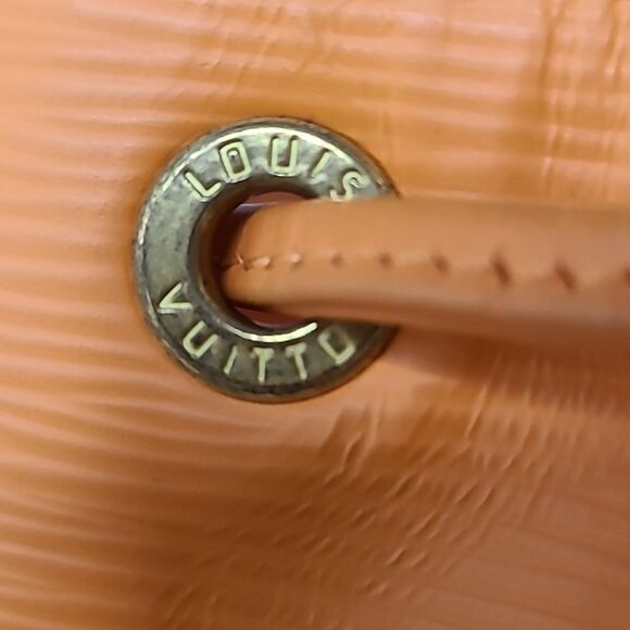 💯Authentic Preloved Louis Vuitton Handbag 🍀 - Picture 13 of 16